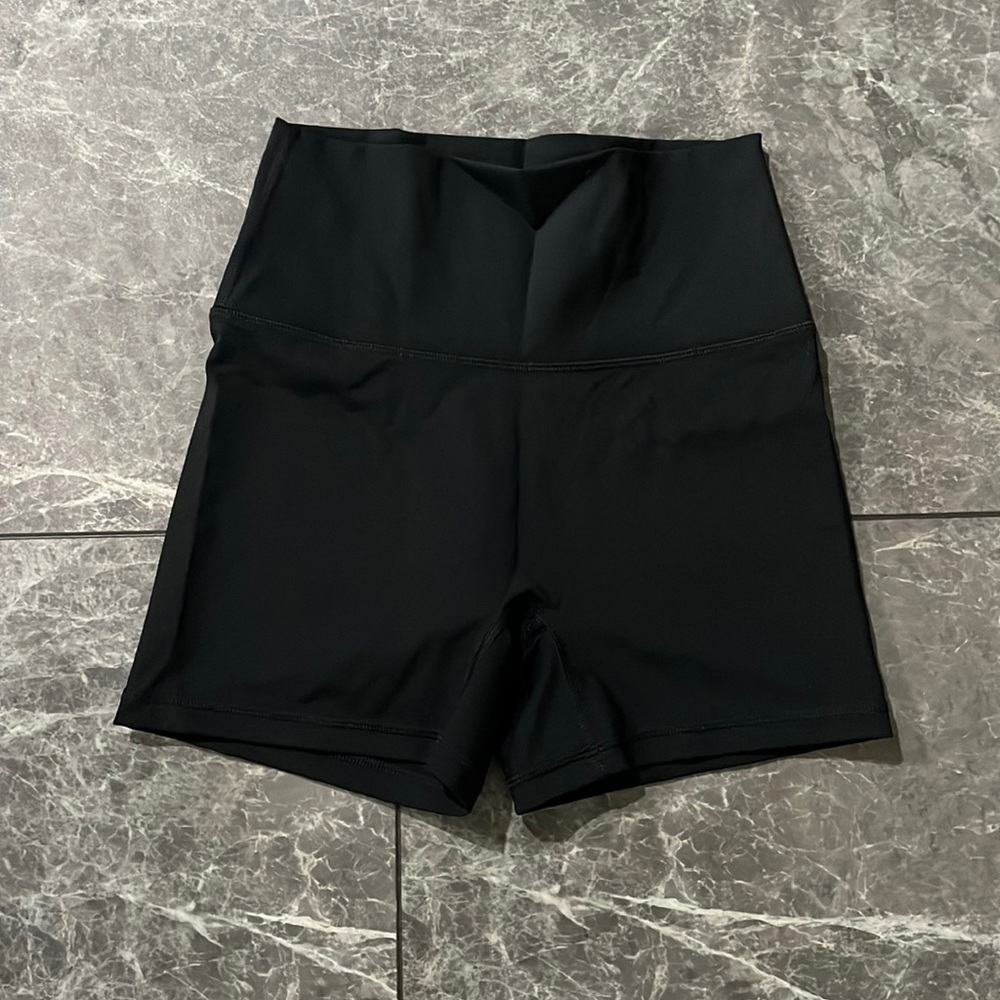 Aerie Offline black bike shorts 3.5”